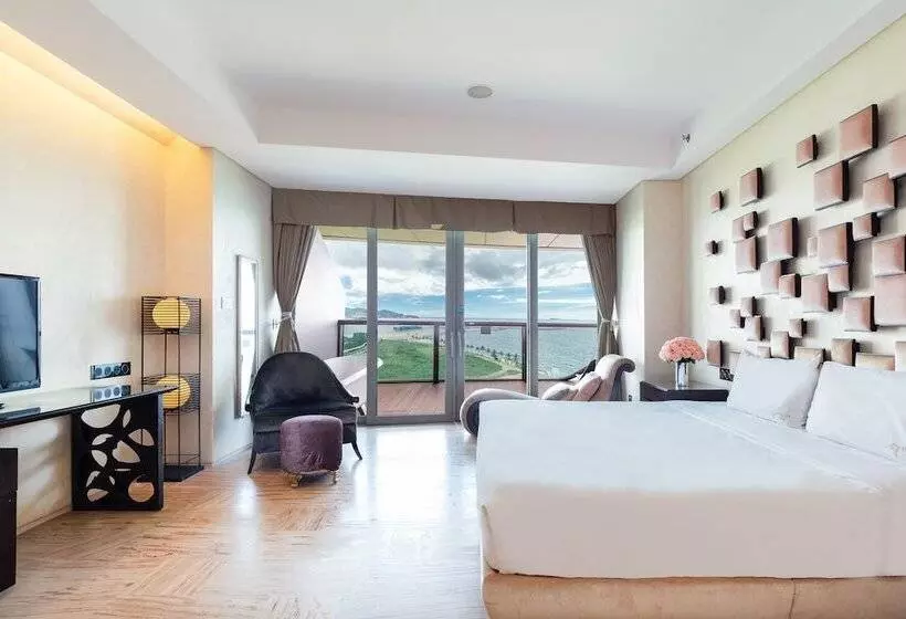 Yuejia Sea Apartment Phoenix Island