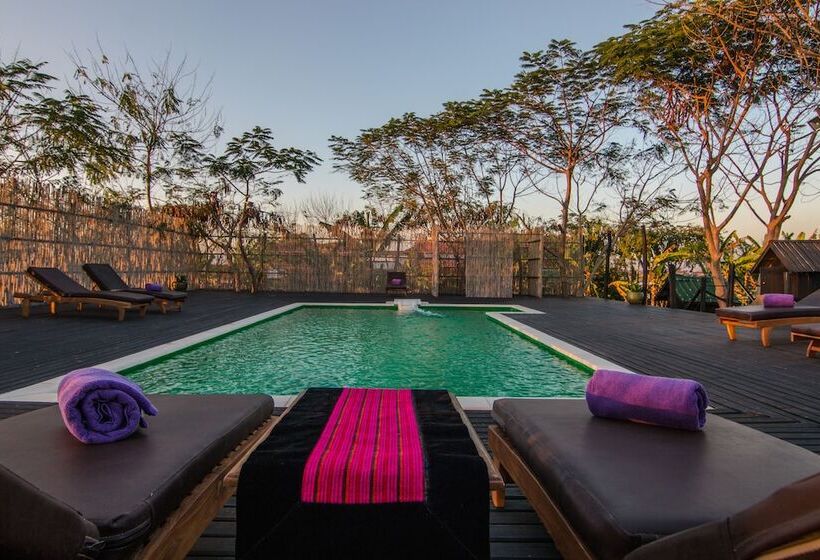 هتل Inle Heritage Stilt House