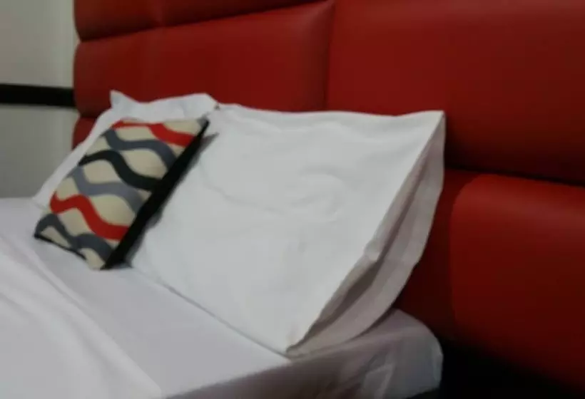 Luxury Suites E