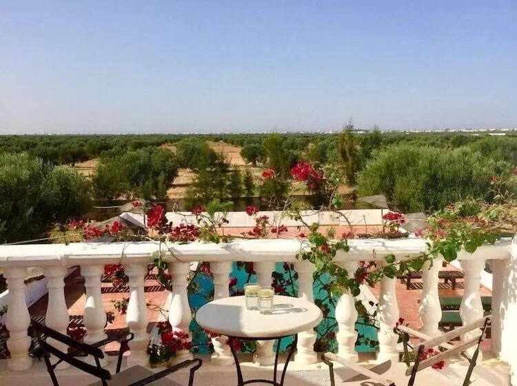 Majatalo Domaine El Manar