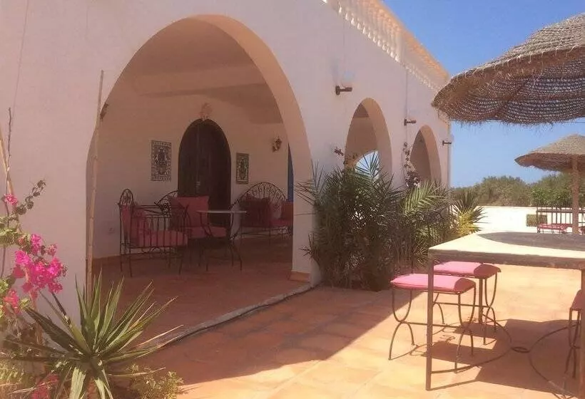 Majatalo Domaine El Manar