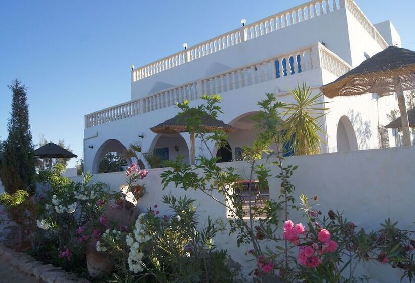 ペンション Domaine El Manar