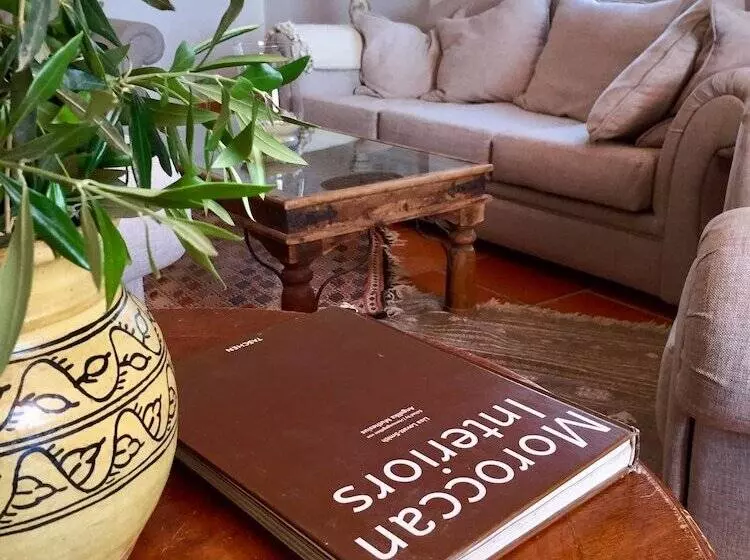 Majatalo Domaine El Manar