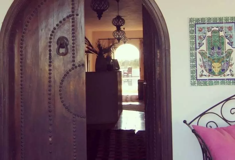 Majatalo Domaine El Manar