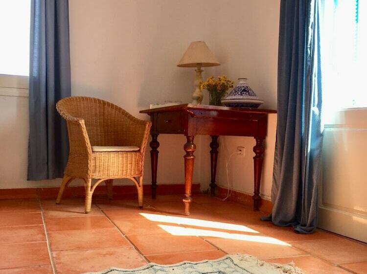 ペンション Domaine El Manar