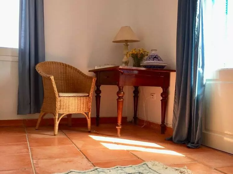 Majatalo Domaine El Manar