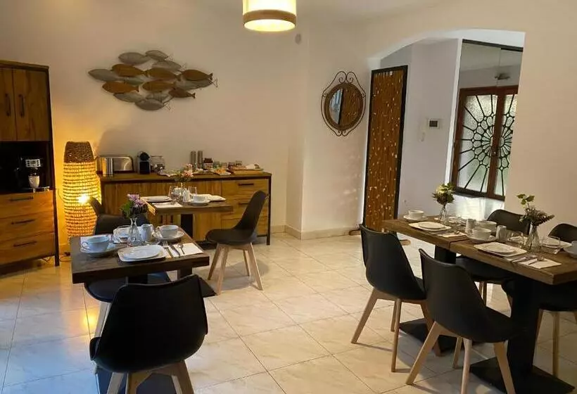 Majatalo L Orée Du Mont Proche Du Mont Saint Michel