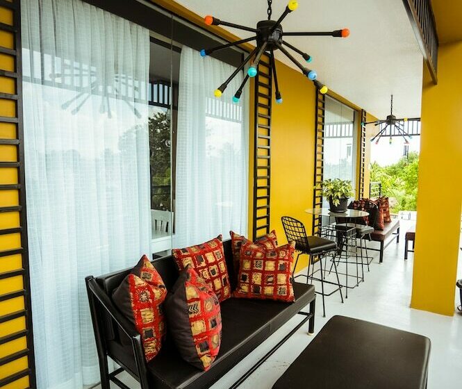 بنسيون Zeller Court Apartelle