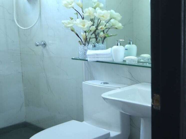 بنسيون Zeller Court Apartelle