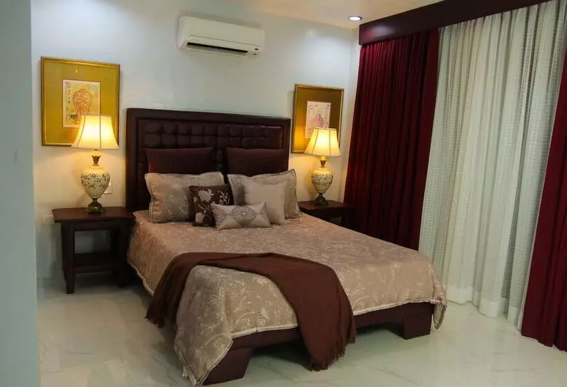 Majatalo Zeller Court Apartelle