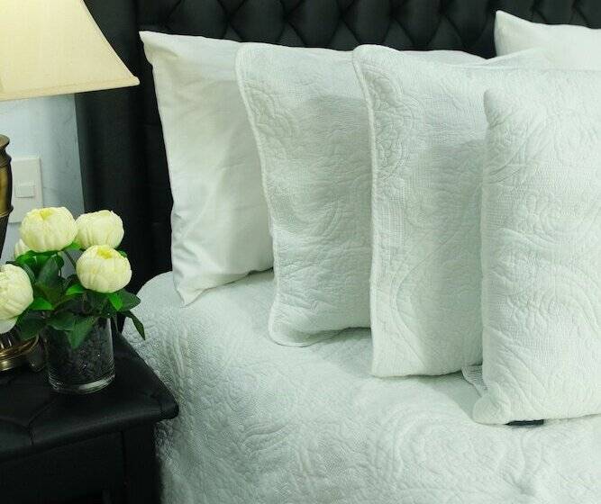 بنسيون Zeller Court Apartelle