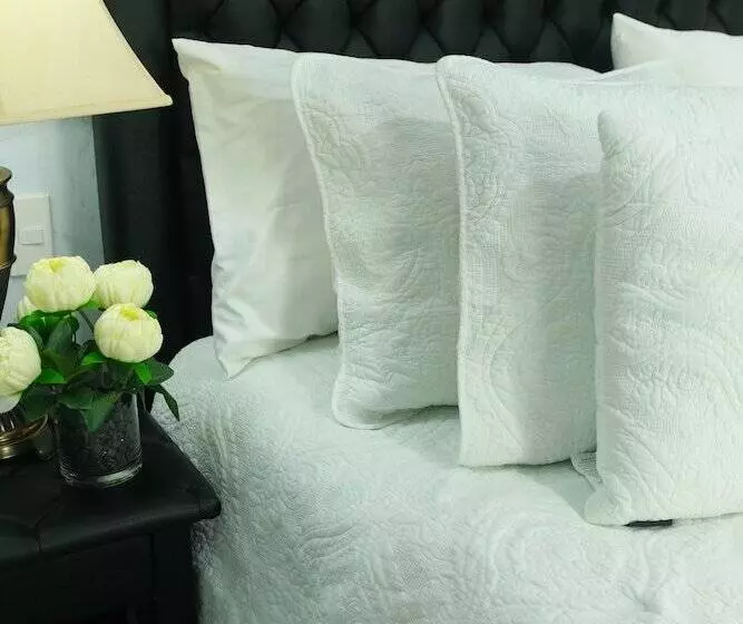 Majatalo Zeller Court Apartelle