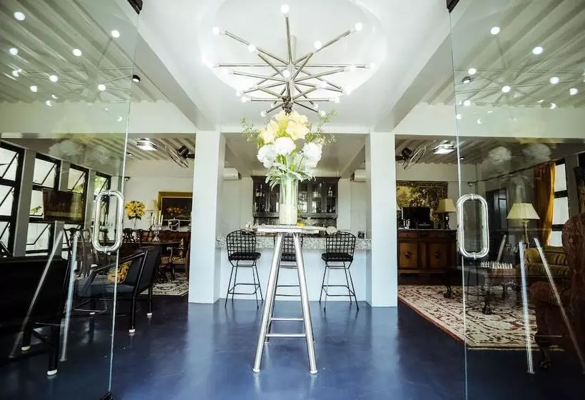 Majatalo Zeller Court Apartelle