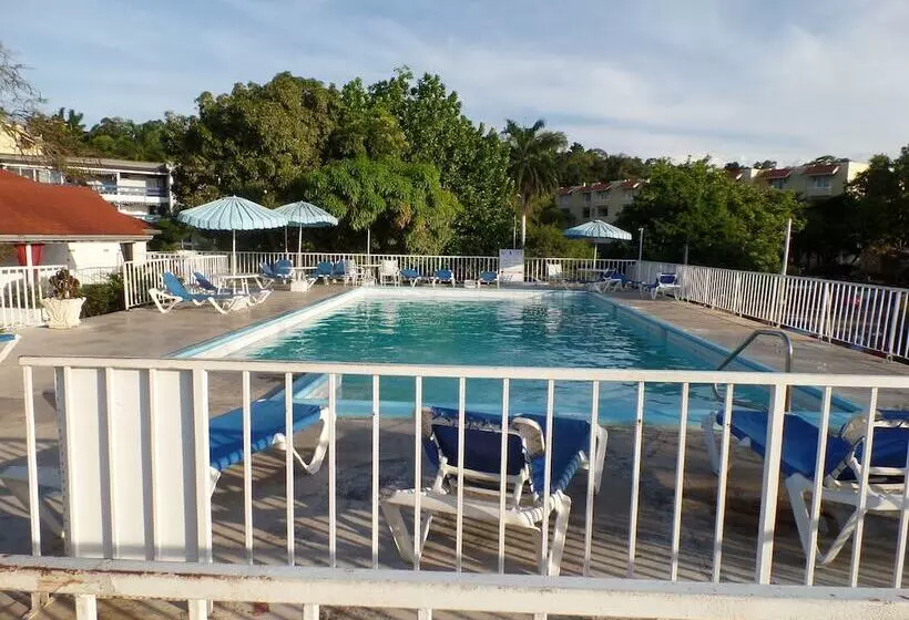 Rooms On The Hip Strip   Montego Bay