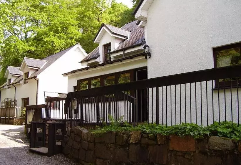 تختخواب و صبحانه The Brevins Guest House