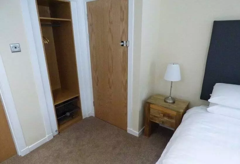 تختخواب و صبحانه The Brevins Guest House