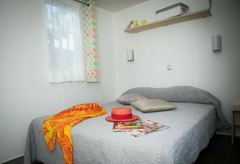 Отель Camping Les Acacias