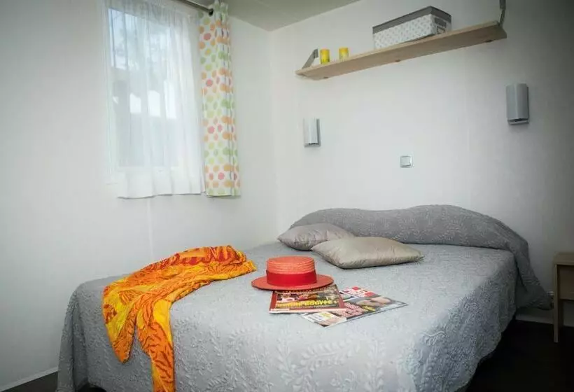 Hotelli Camping Les Acacias