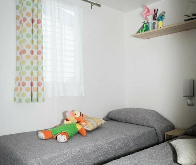 Отель Camping Les Acacias