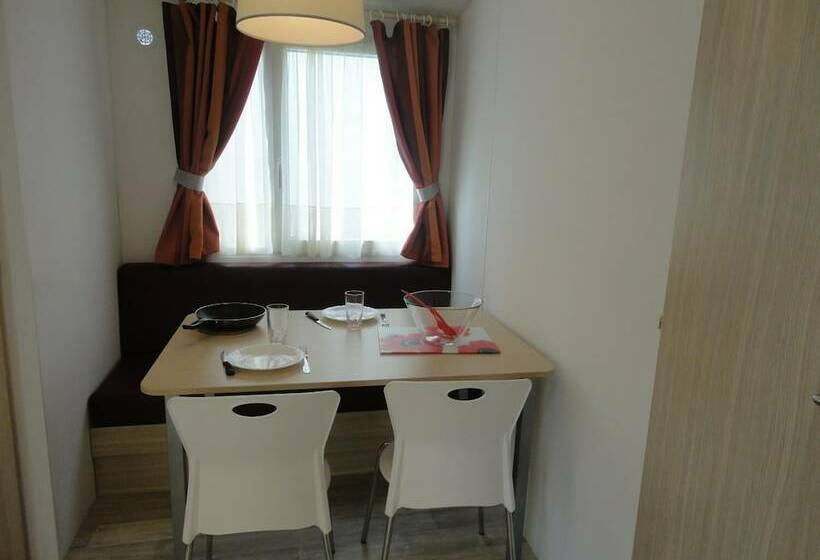 Отель Camping Les Acacias