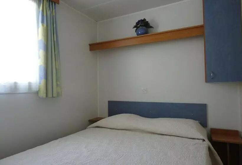 Hotelli Camping Les Acacias