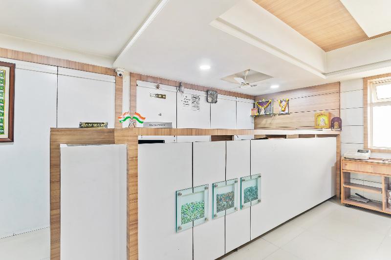 فندق Sharada International By Oyo Rooms