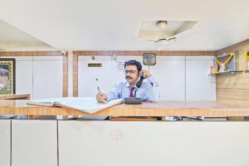 فندق Sharada International By Oyo Rooms