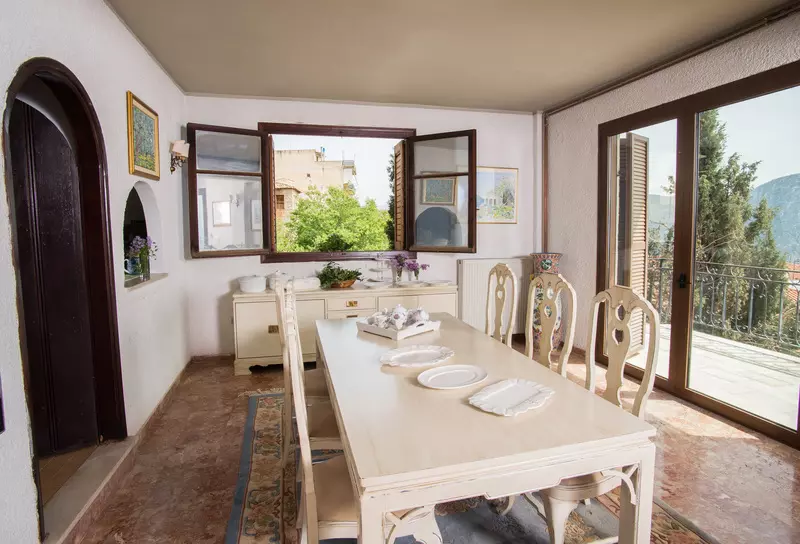 Hotelli Villa Boy & Dolphin