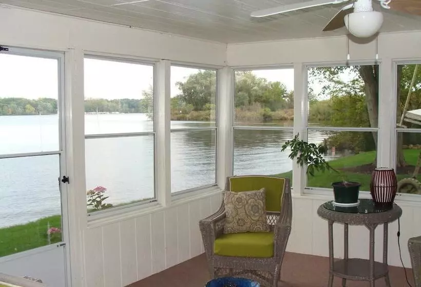 On Pointe Lakefront Resort