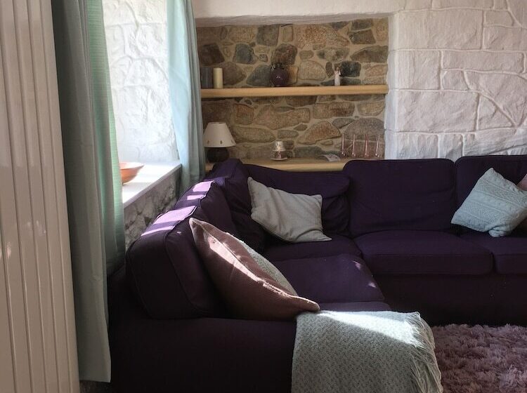 بنسيون Higher Trenear Farm B&b