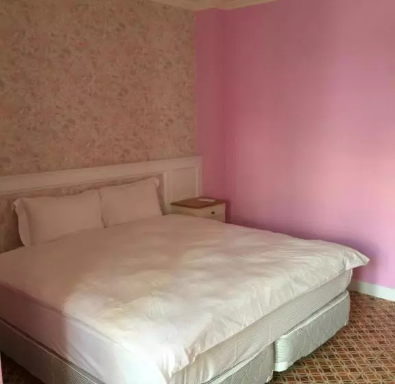 پانسیون Pretty Nanwan B&b