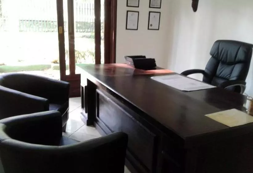 پانسیون Pumulani Lodge Livingstone