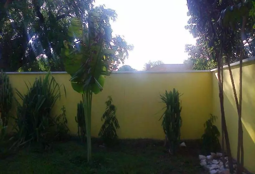 پانسیون Pumulani Lodge Livingstone