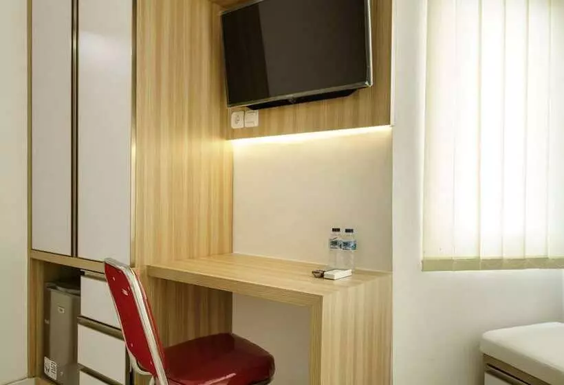ペンション Reddoorz Apartment @ Aeropolis Tangerang