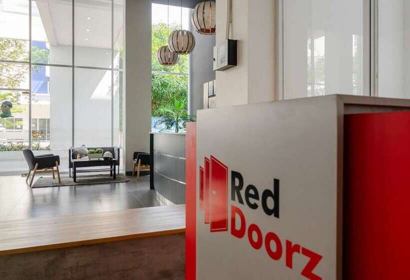 بنسيون Reddoorz Apartment @ Aeropolis Tangerang
