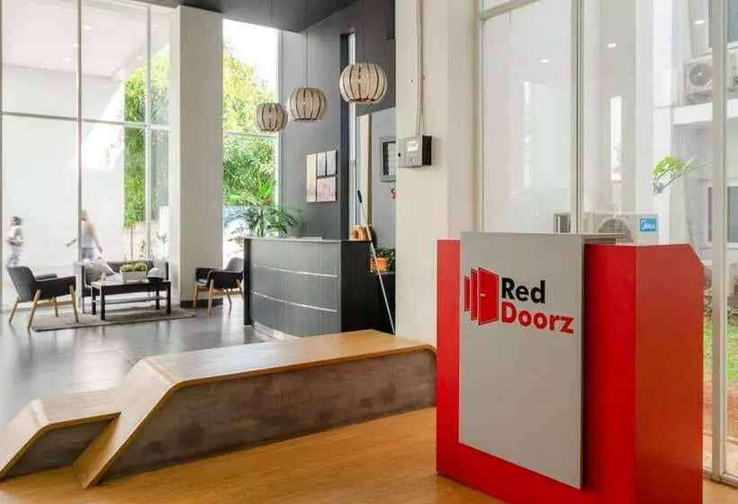 ペンション Reddoorz Apartment @ Aeropolis Tangerang