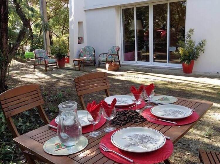 פנסיון Villa Tantely