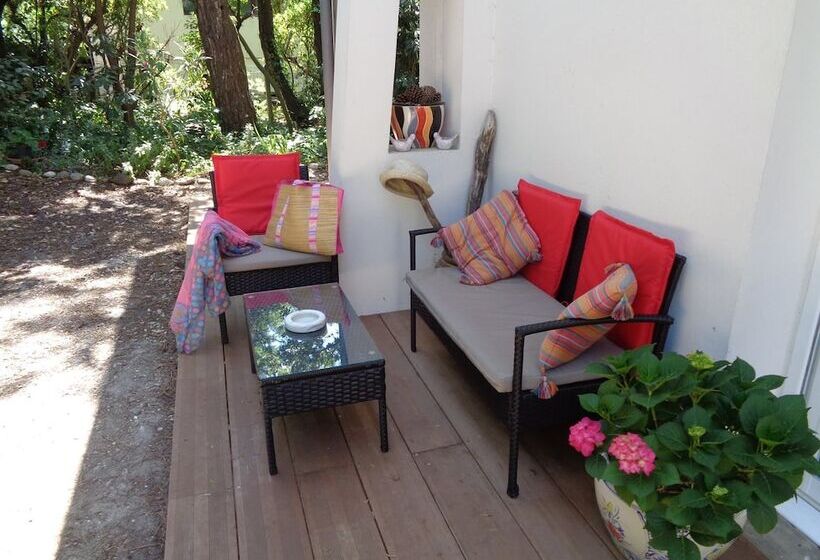 פנסיון Villa Tantely