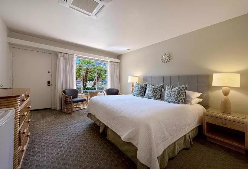 Desert Hills  21 And Over