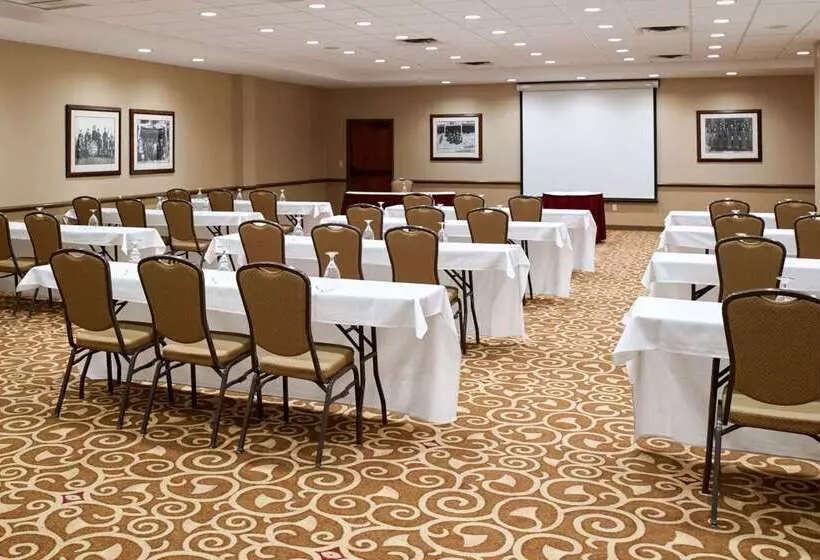 Clarion Hotel Airport