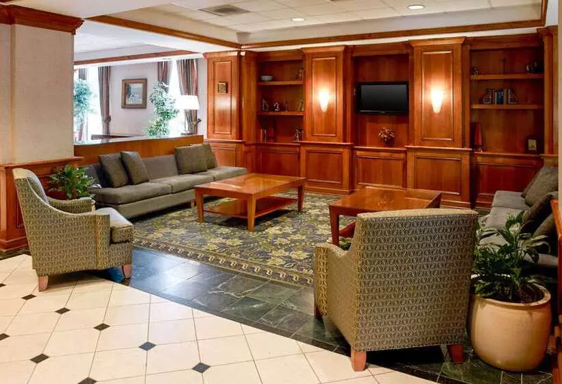 Clarion Hotel Airport