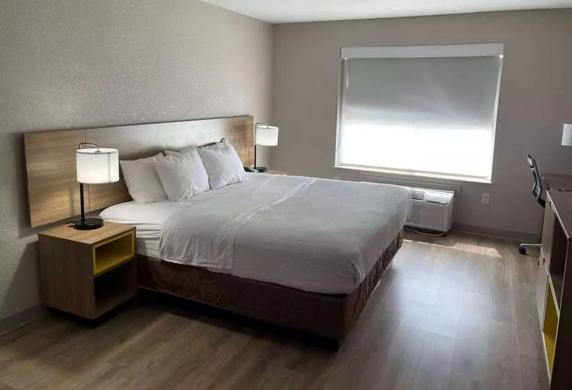 فندق Days Inn By Wyndham Dallas Garland West