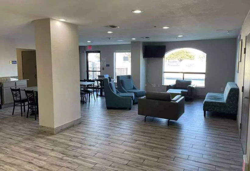 فندق Days Inn By Wyndham Dallas Garland West