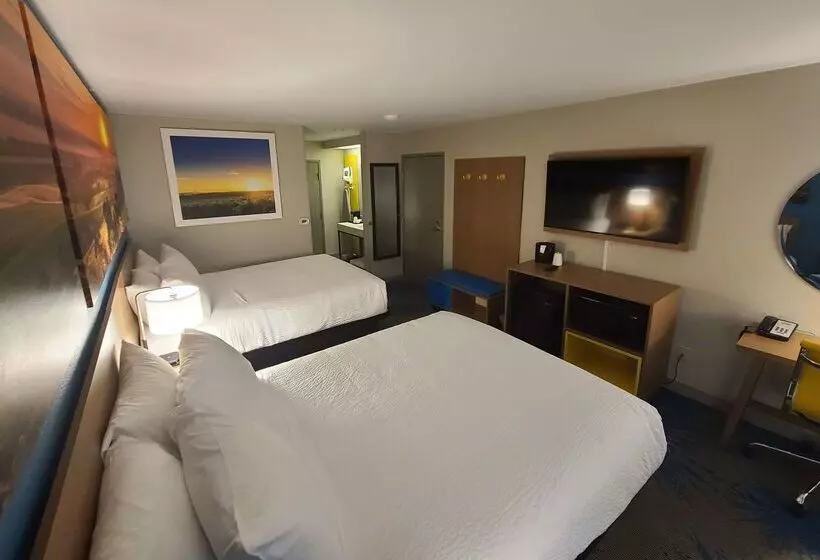 호텔 Days Inn By Wyndham Johnson Creek