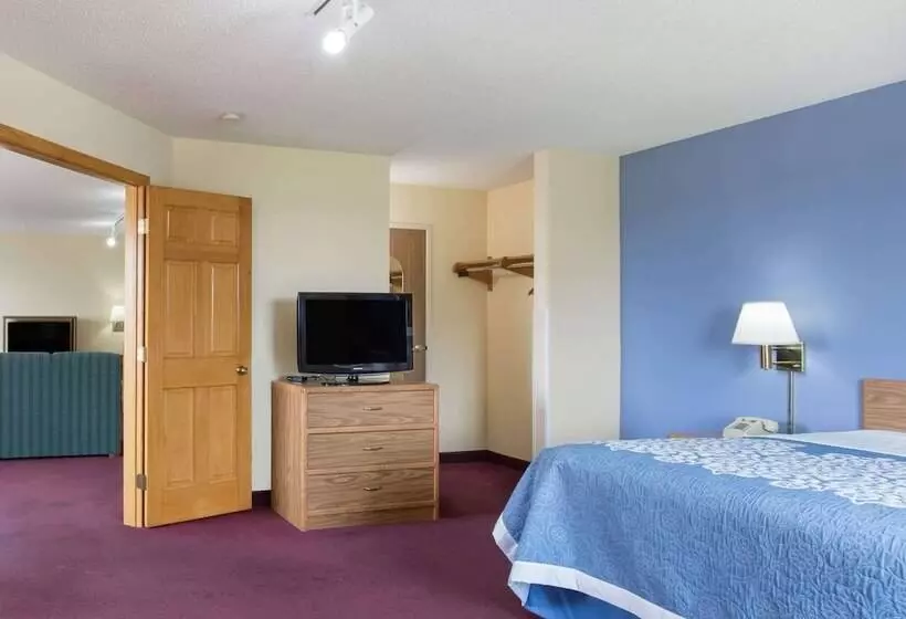 호텔 Days Inn By Wyndham Johnson Creek