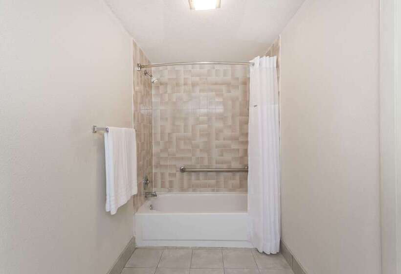 فندق Days Inn By Wyndham Winston Salem North