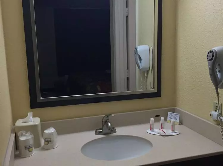 ホテル Days Inn By Wyndham Charleston Historic District