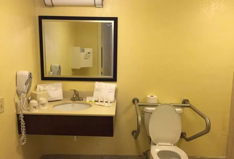 ホテル Days Inn By Wyndham Charleston Historic District