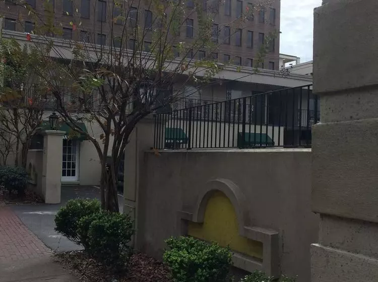 ホテル Days Inn By Wyndham Charleston Historic District