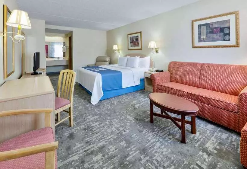 هتل Days Inn & Suites By Wyndham Bentonville